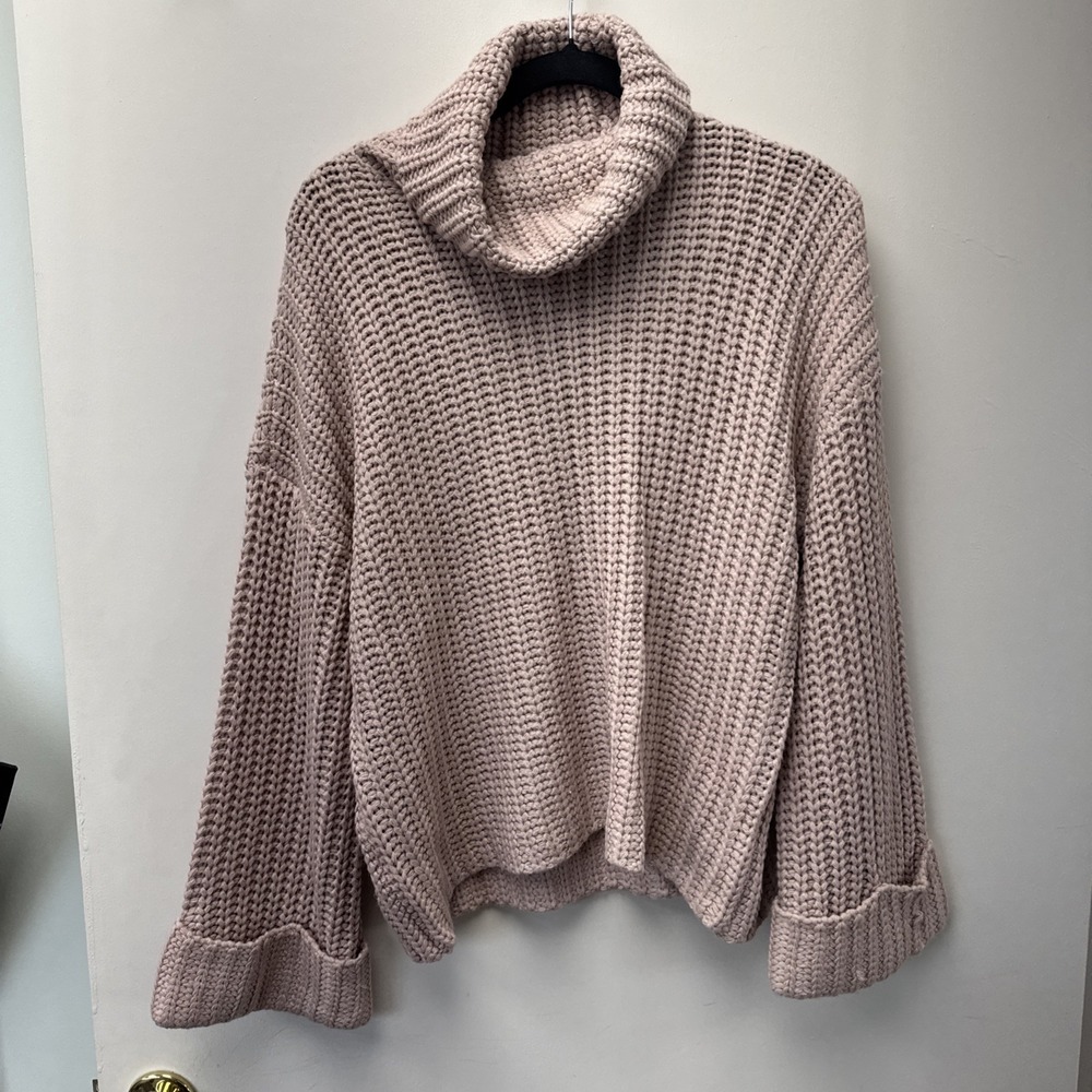525 Wide Sleeve Turtleneck Sweater Size
